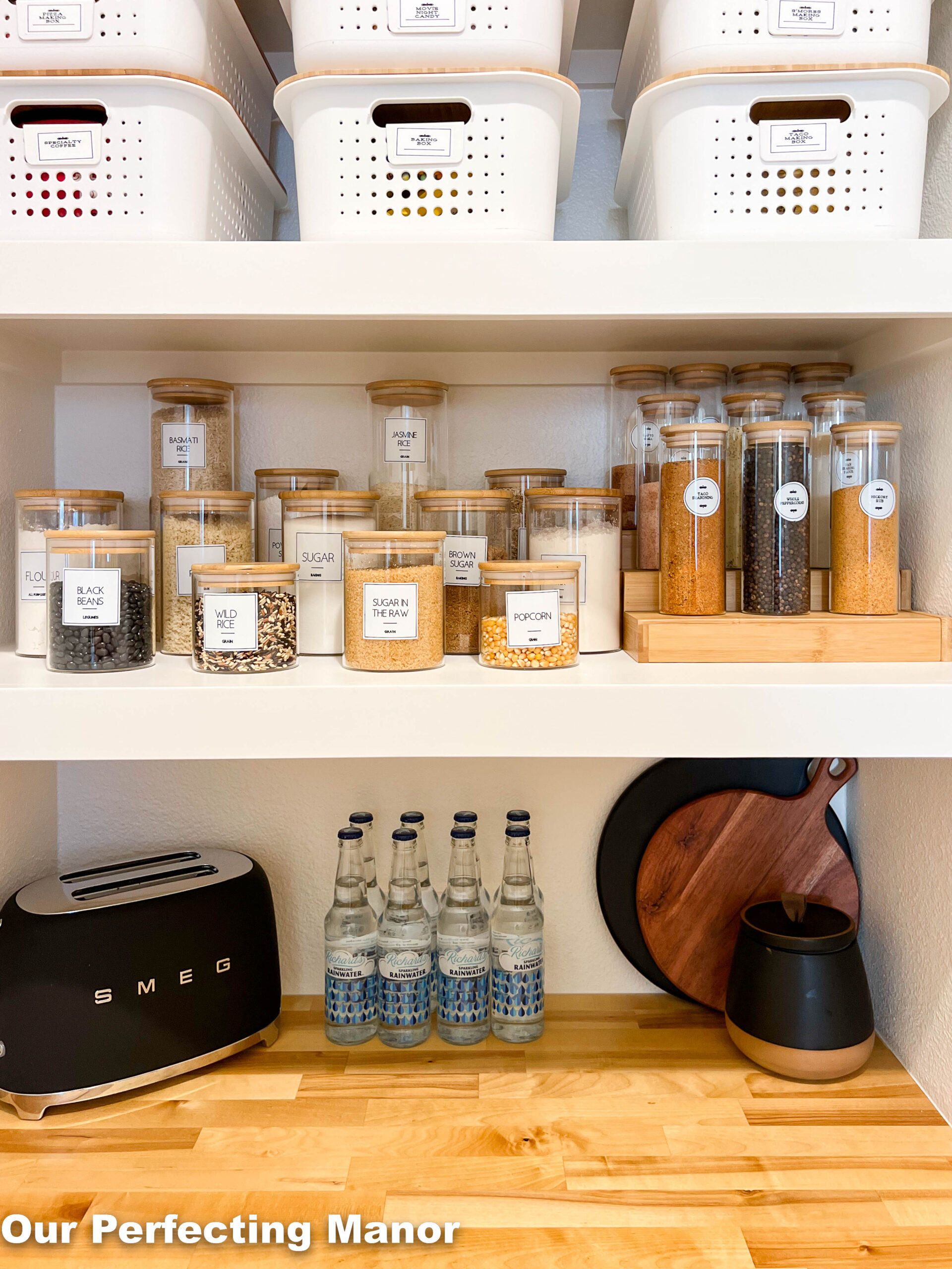 A Functional, Pretty Organized Pantry