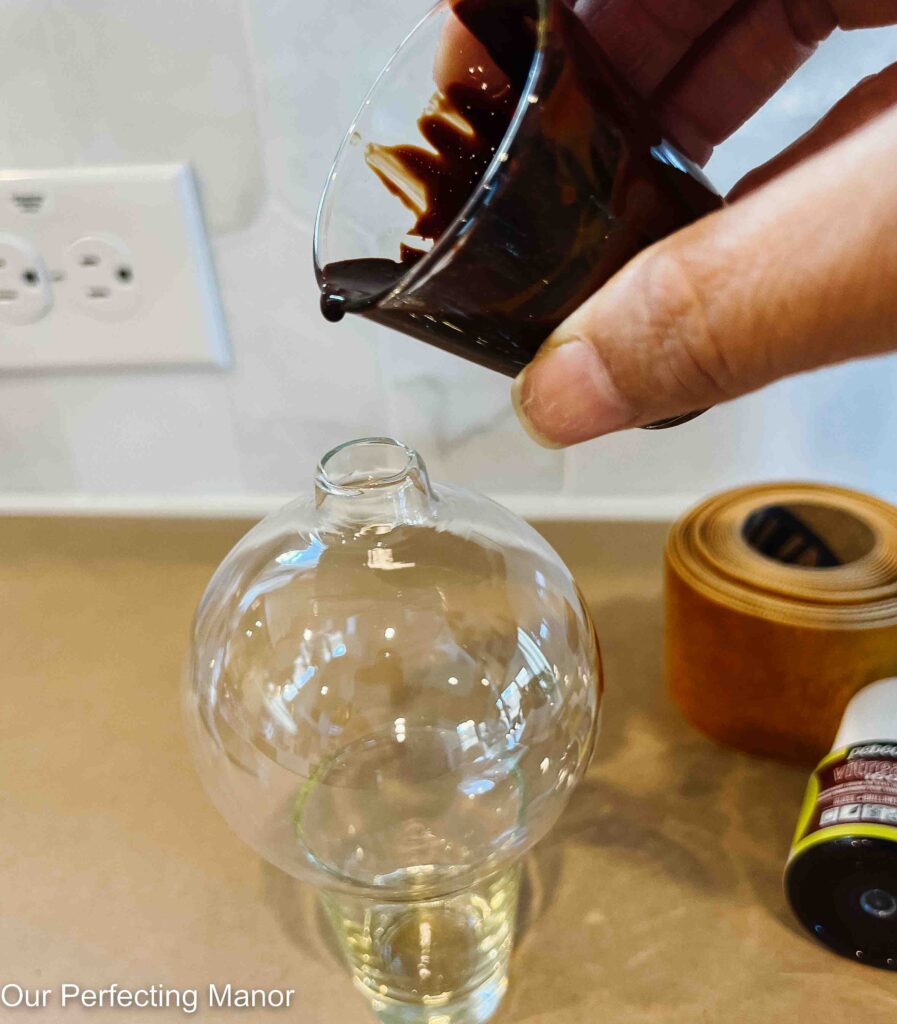 Making DIY Glass Ornaments using Pebeo Paints